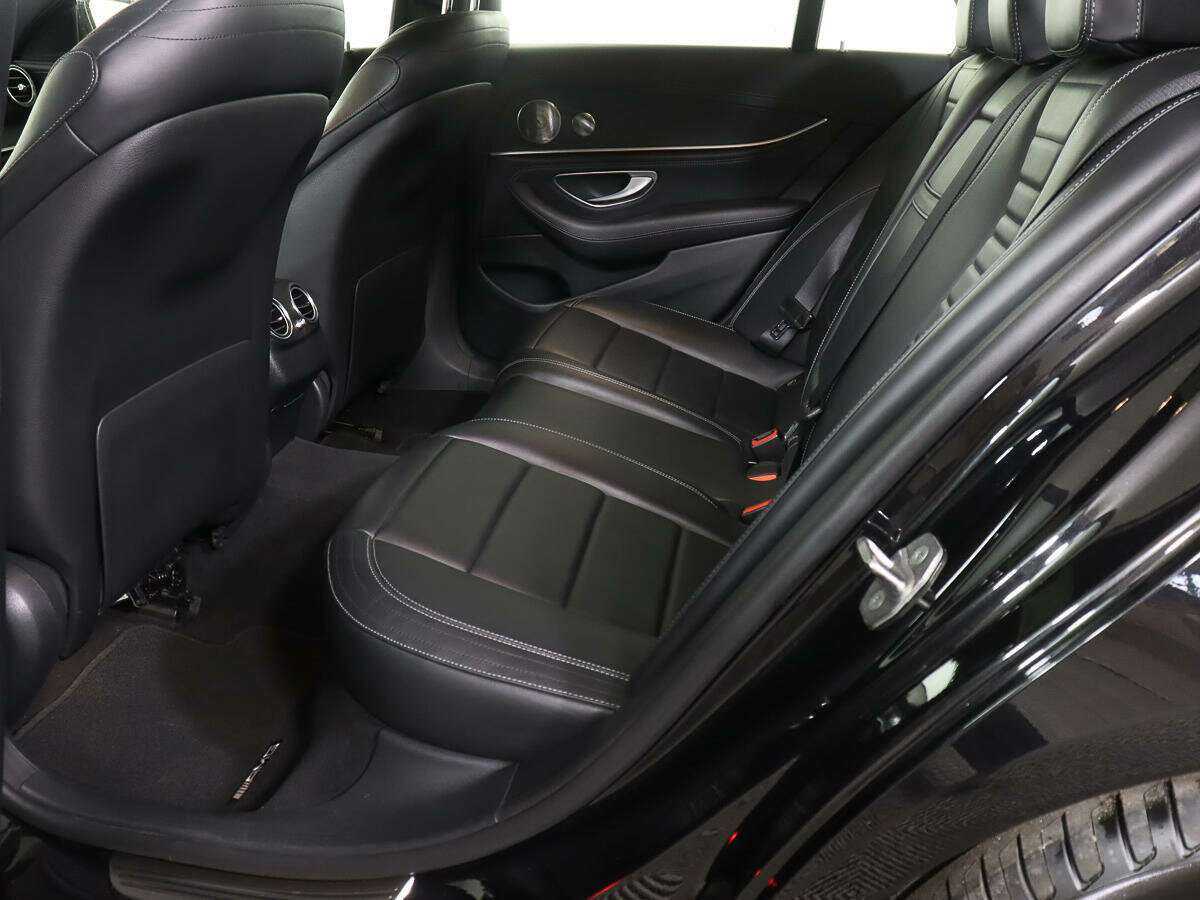 Б/У Мерседес-Бенц Е-Класс 2017 года. Фото: #9