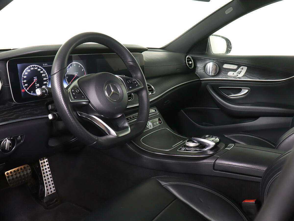 Б/У Мерседес-Бенц Е-Класс 2017 года. Фото: #13