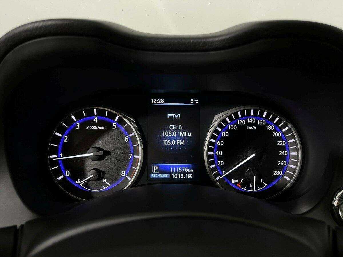 Б/У Инфинити К50 2015 года. Фото: #8