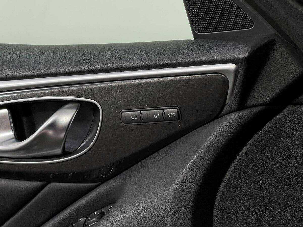 Б/У Инфинити К50 2015 года. Фото: #11