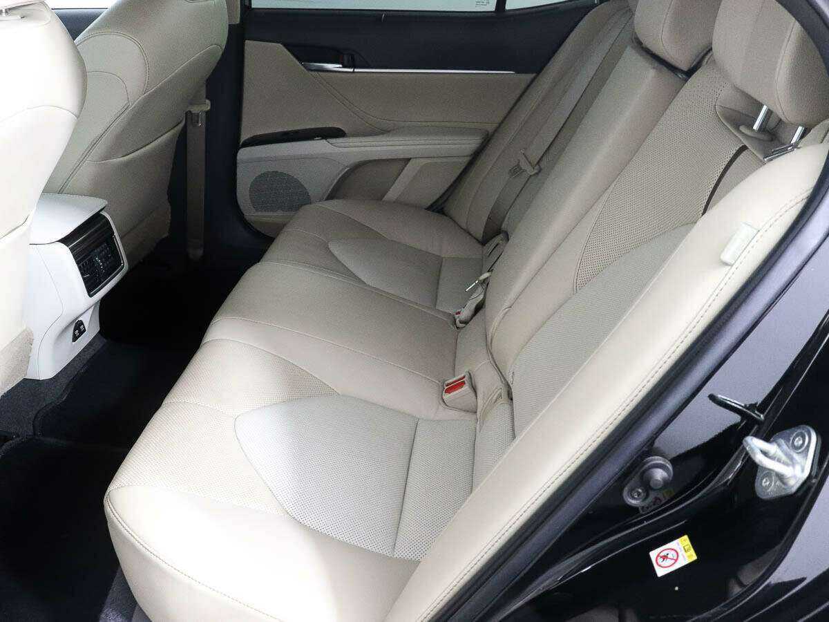 Б/У Тойота Камри 2018 года. Фото: #7