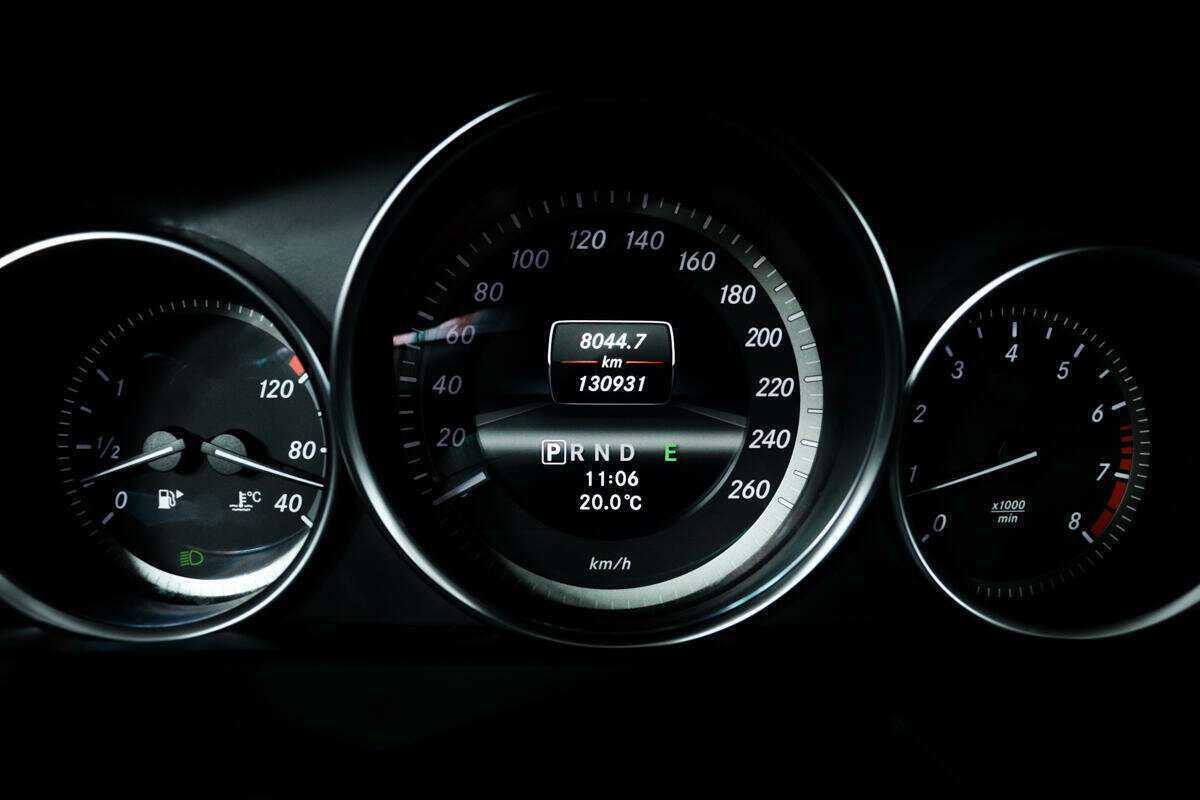 Б/У Мерседес-Бенц Ц-Класс 2011 года. Фото: #9