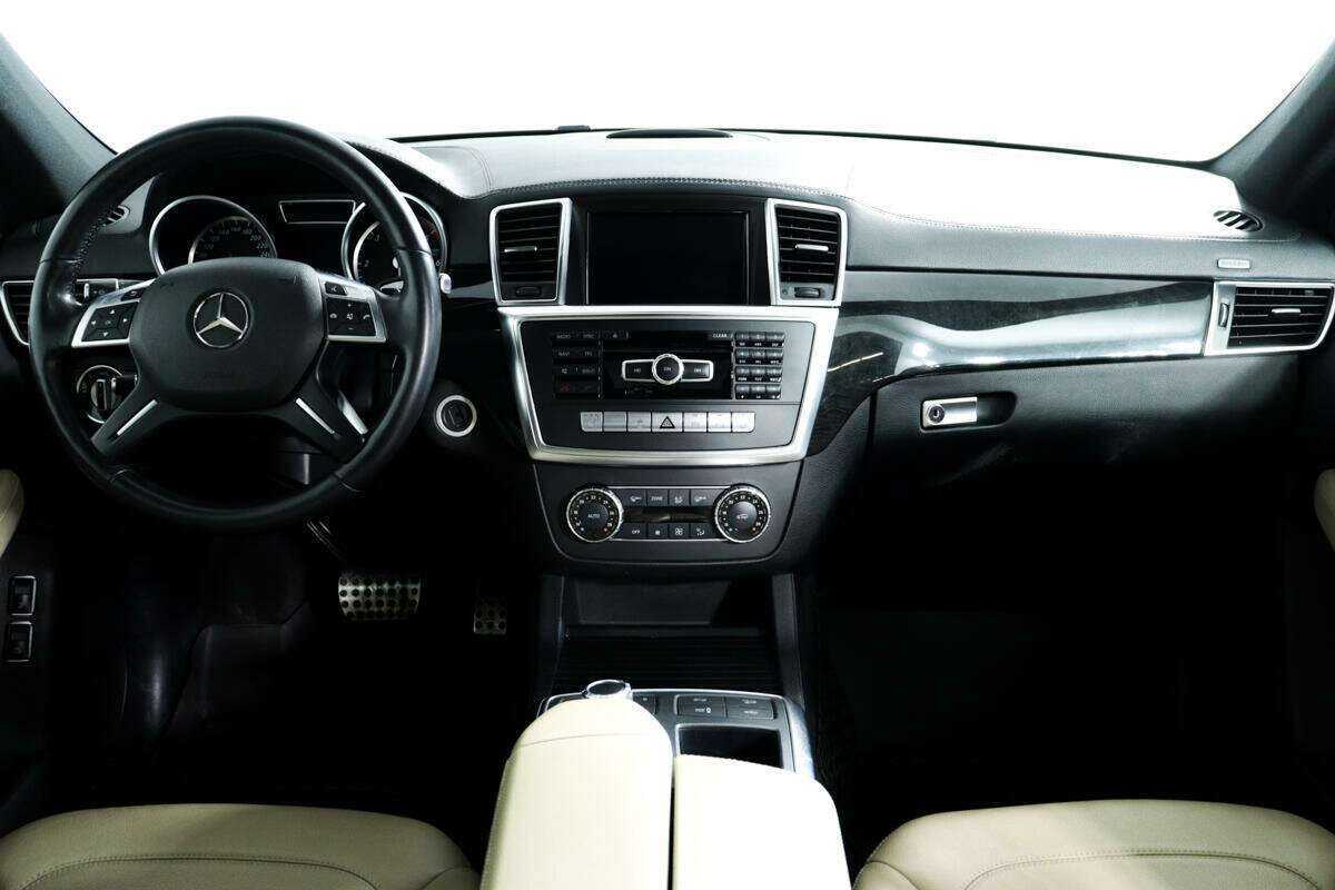 Б/У Мерседес-Бенц ГЛ-Класс 2015 года. Фото: #10