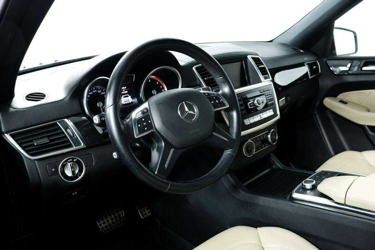 Б/У Мерседес-Бенц ГЛ-Класс 2015 года. Фото: #12