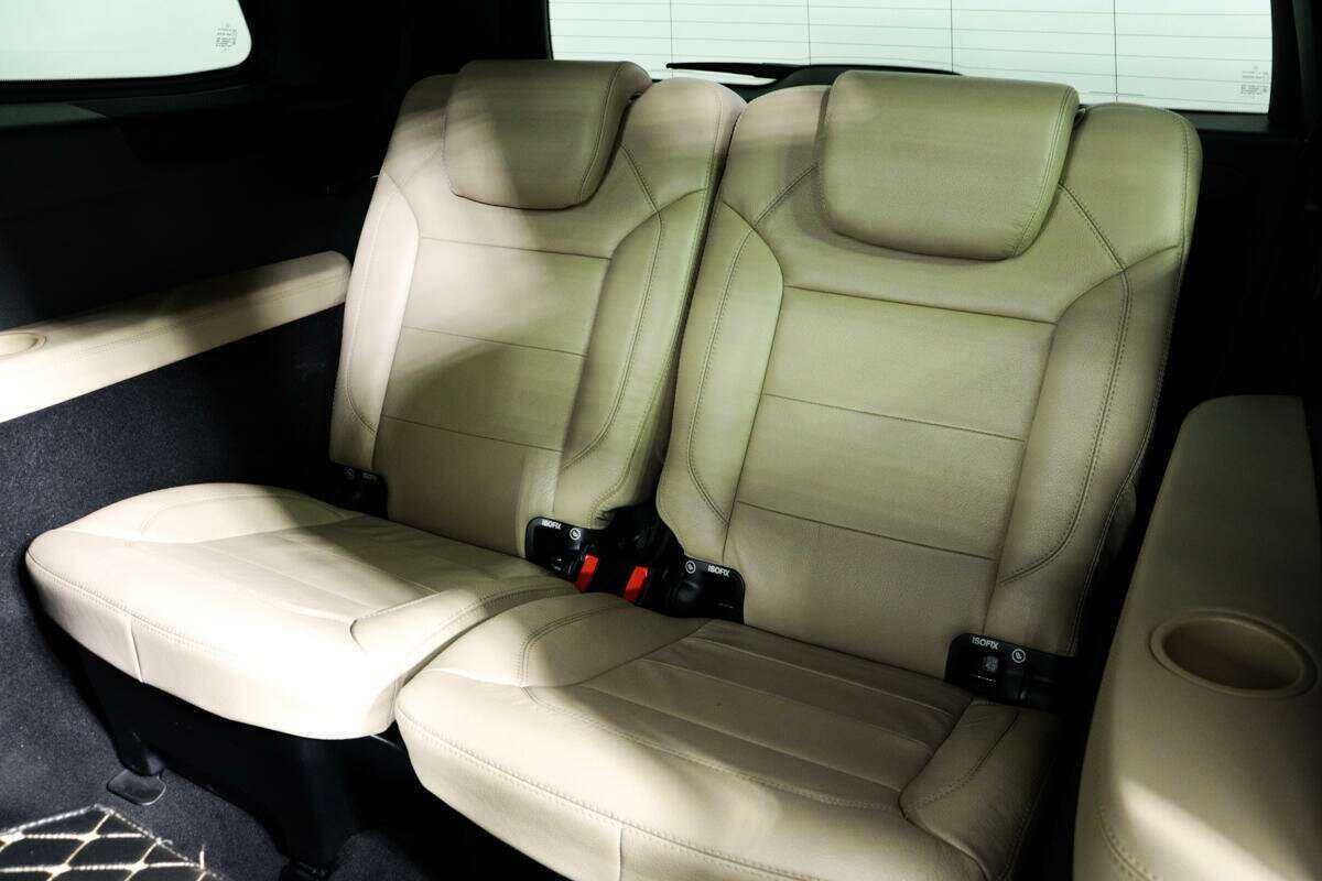 Б/У Мерседес-Бенц ГЛ-Класс 2015 года. Фото: #13