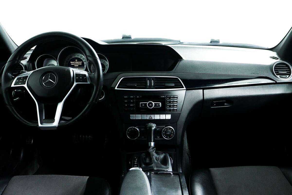 Б/У Мерседес-Бенц Ц-Класс 2011 года. Фото: #10