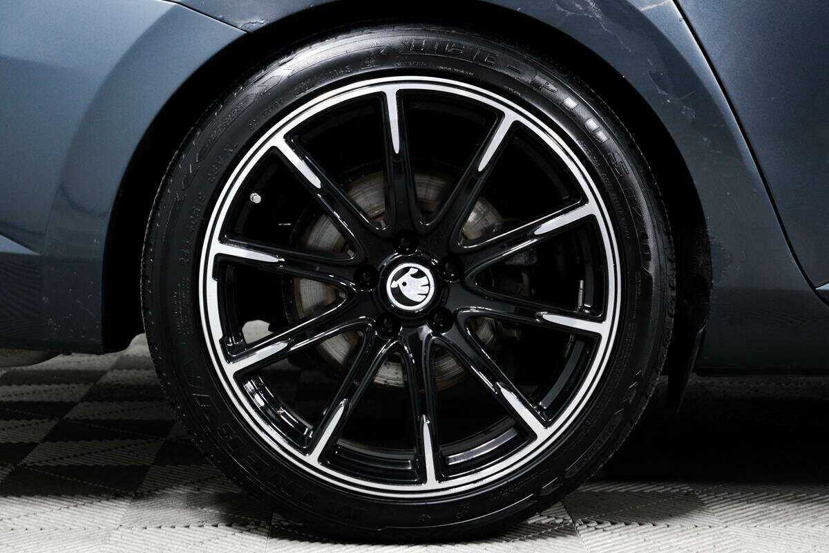 Б/У Шкода Суперб 2017 года. Фото: #13