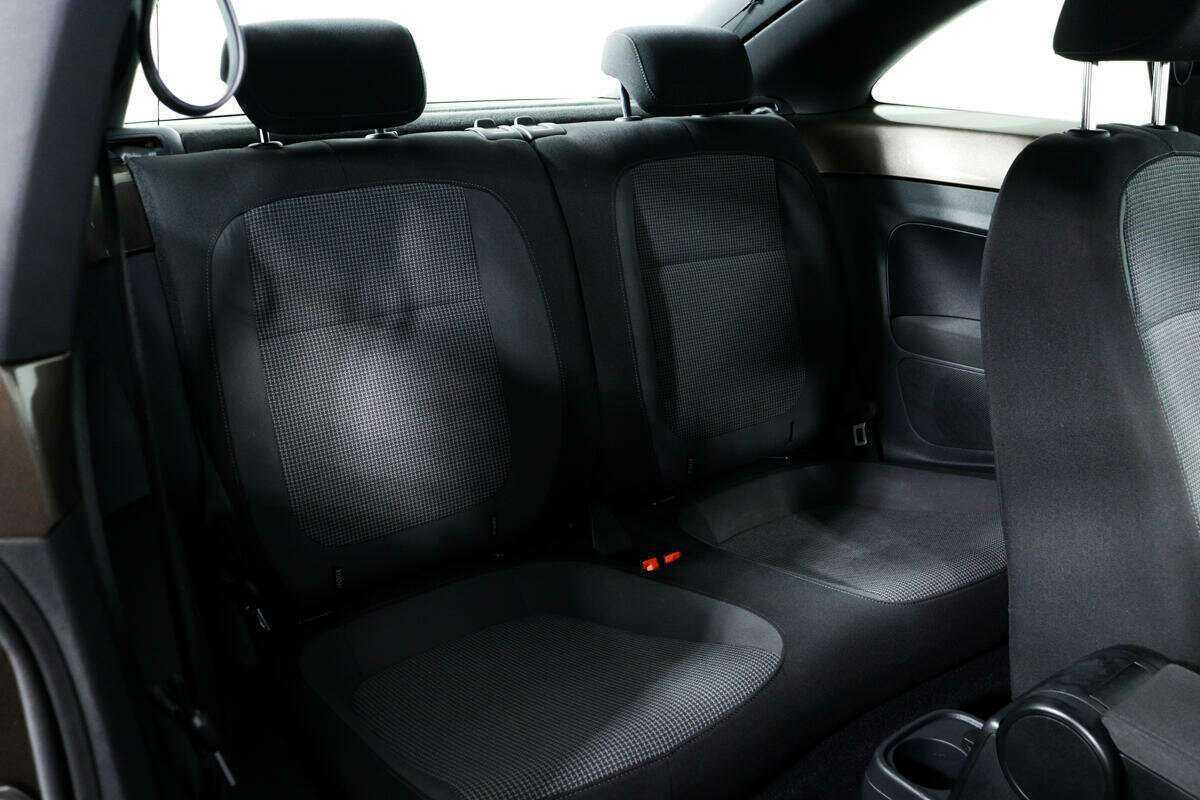 Б/У Фольксваген Битл 2014 года. Фото: #11