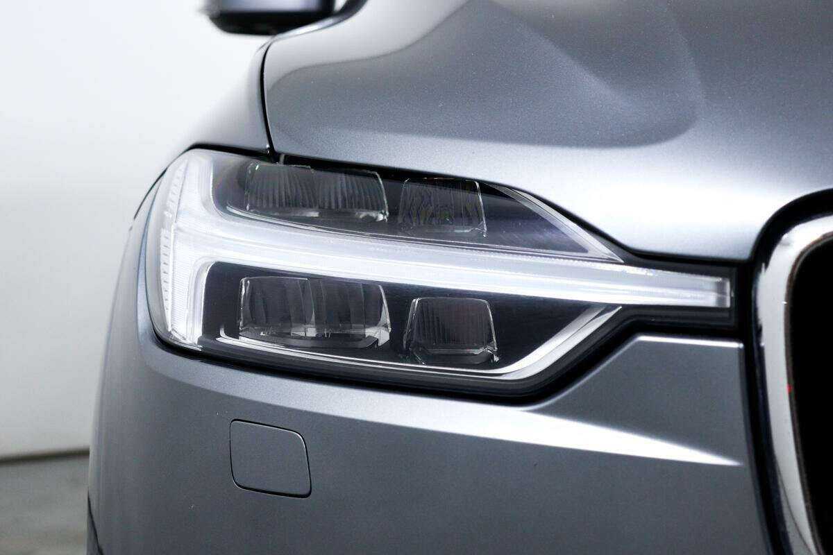 Б/У Вольво ИксЦ60 2018 года. Фото: #14