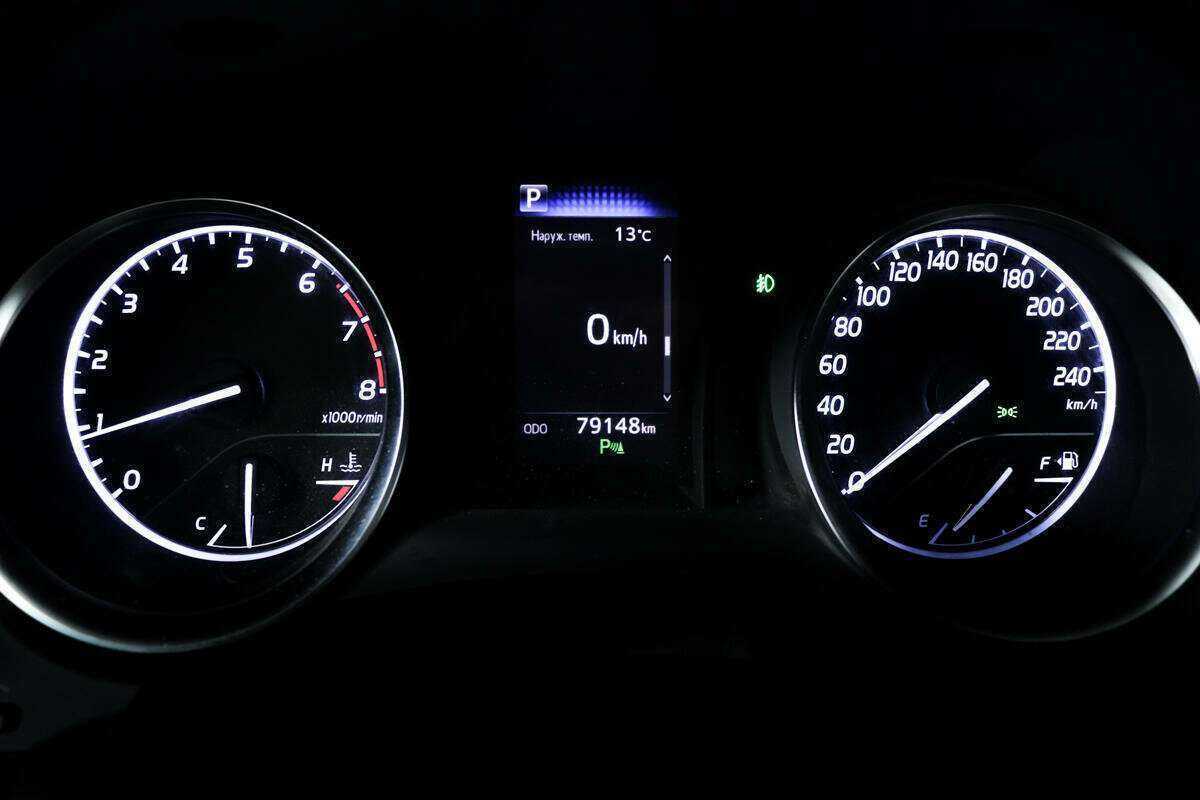 Б/У Тойота Камри 2019 года. Фото: #9