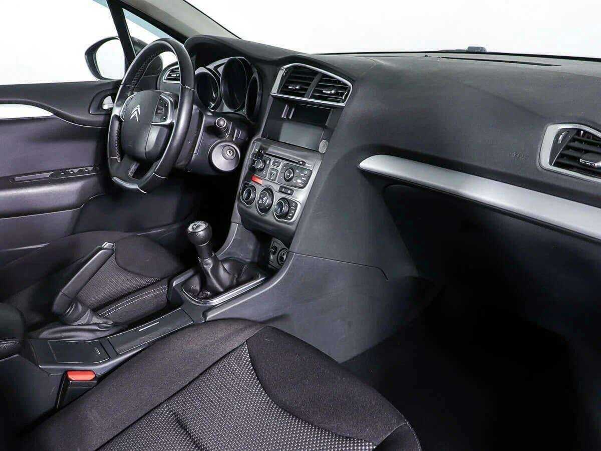 Б/У Ситроен Ц4 2016 года. Фото: #7