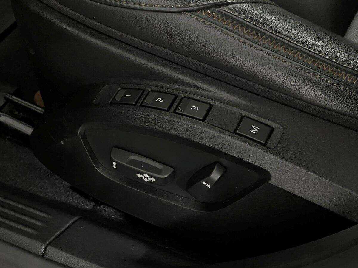 Б/У Вольво В40 Кросс Кантри 2017 года. Фото: #11