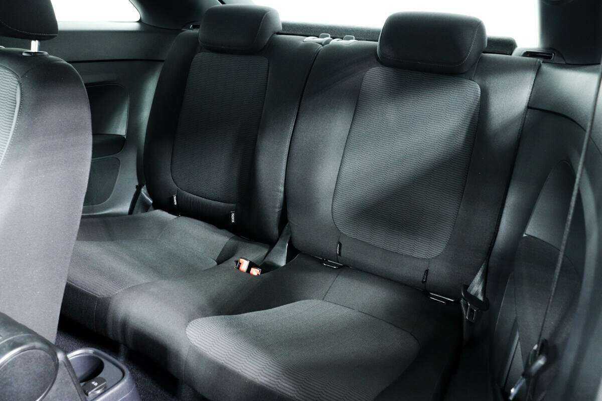 Б/У Фольксваген Битл 2014 года. Фото: #11