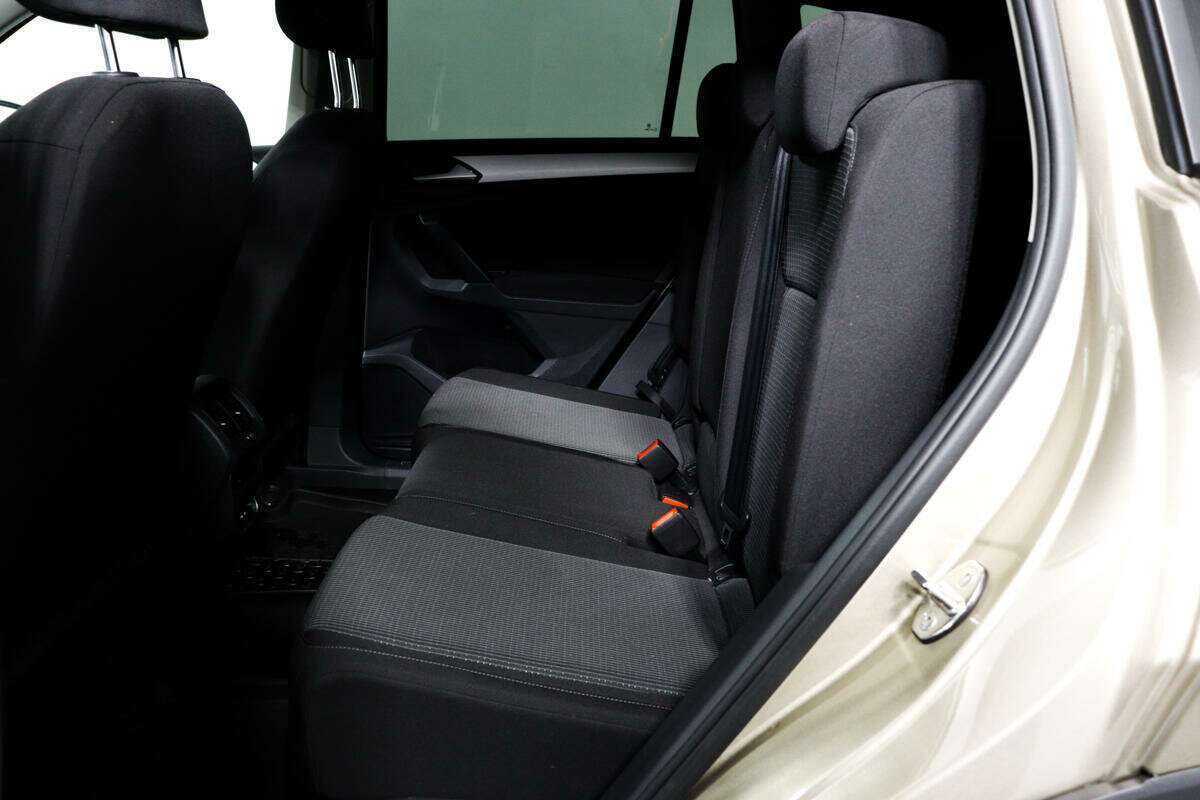 Б/У Фольксваген Тигуан 2021 года. Фото: #11