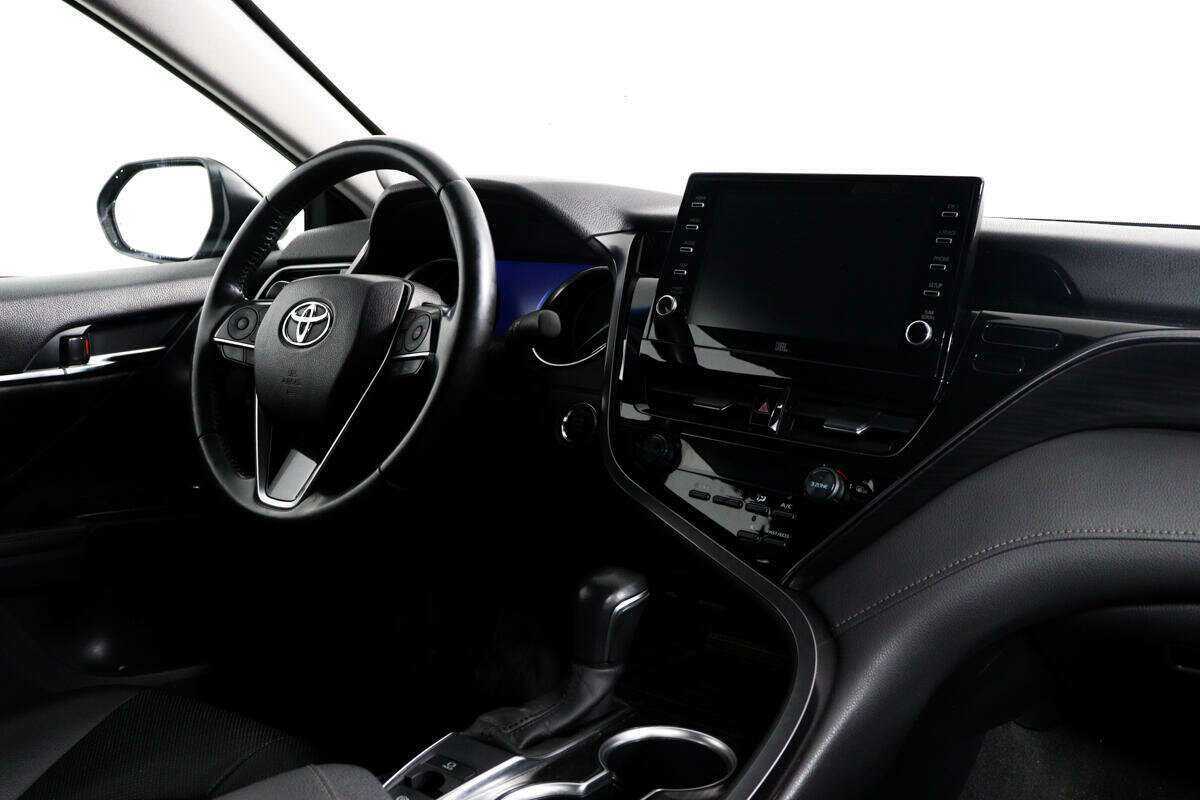 Б/У Тойота Камри 2021 года. Фото: #8