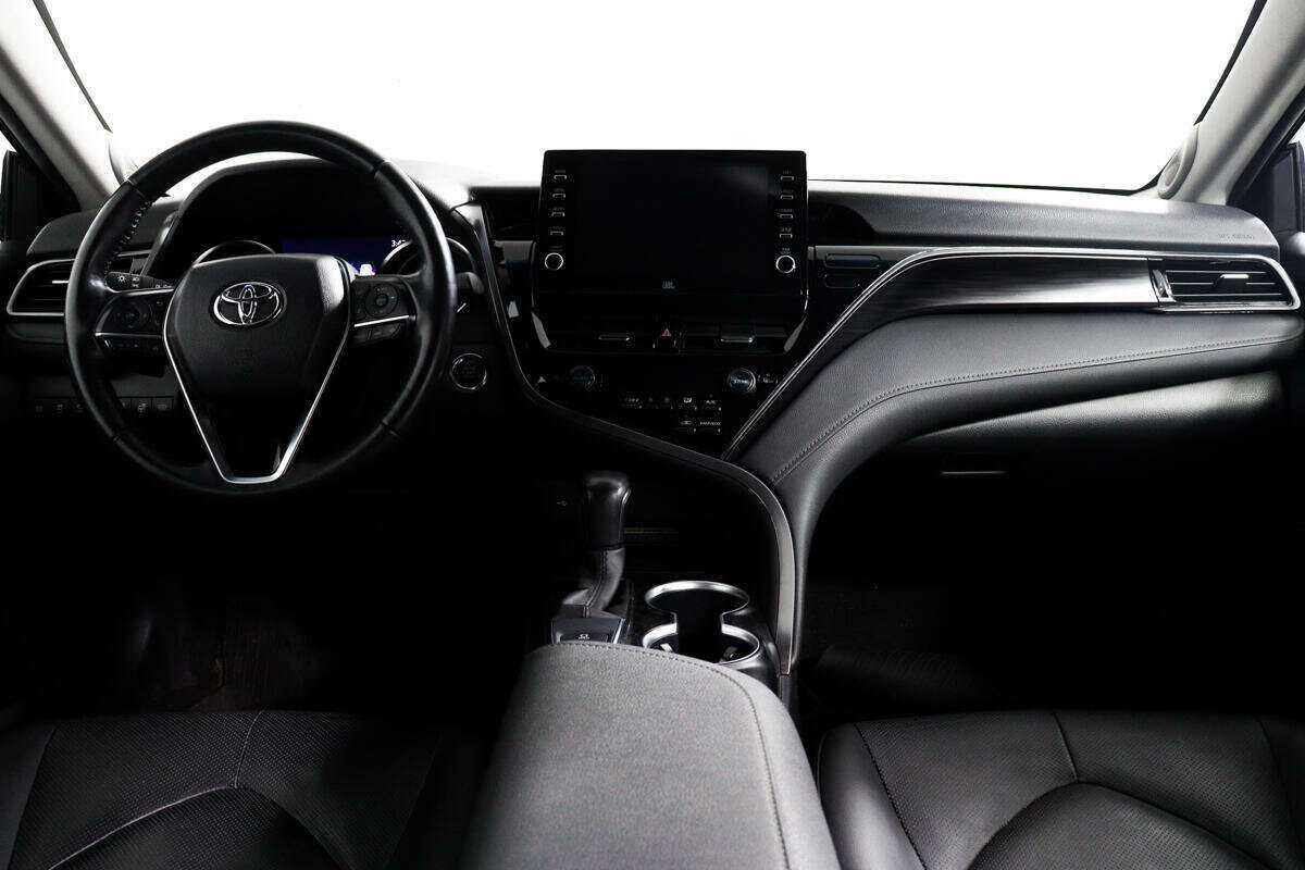 Б/У Тойота Камри 2021 года. Фото: #10