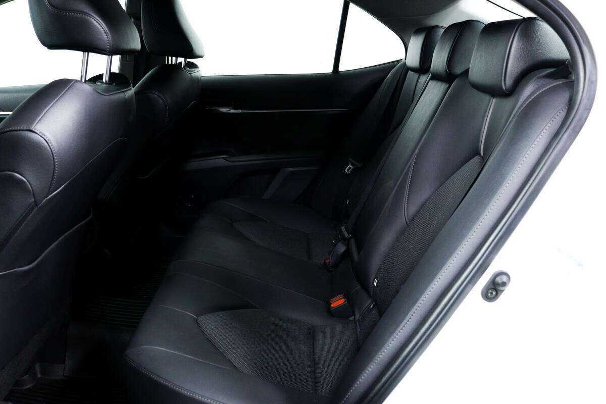 Б/У Тойота Камри 2021 года. Фото: #11