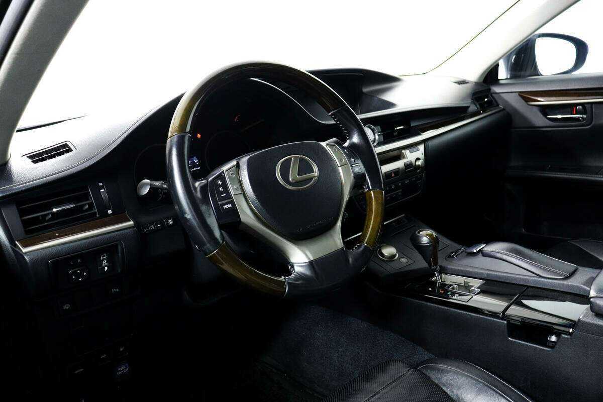 Б/У Лексус ЕС 2013 года. Фото: #12