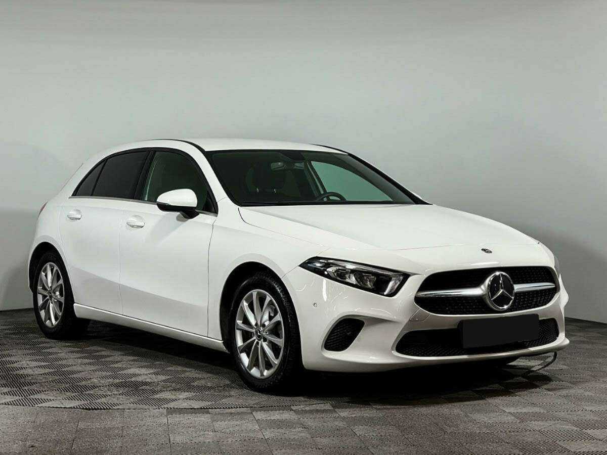 Б/У Мерседес-Бенц А-Класс 2018 года. Фото: #2
