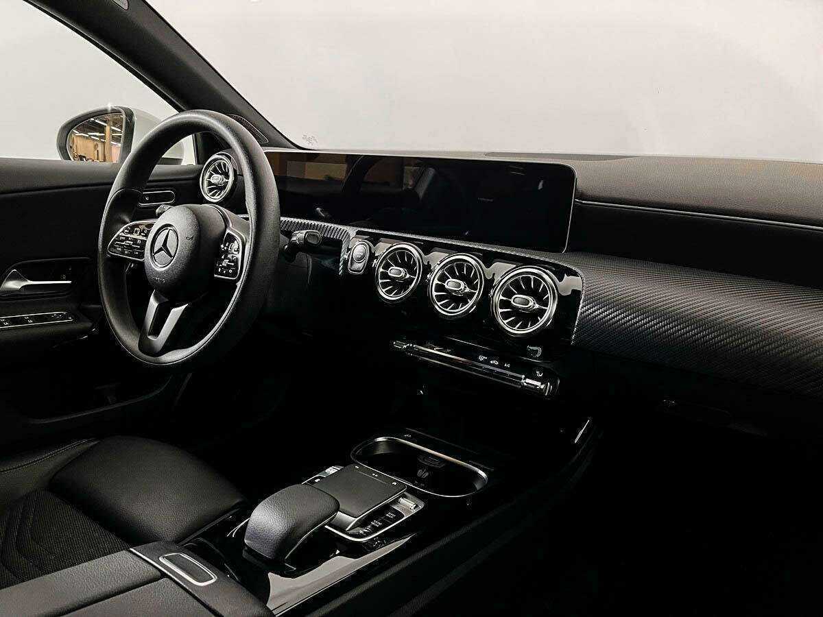 Б/У Мерседес-Бенц А-Класс 2018 года. Фото: #8