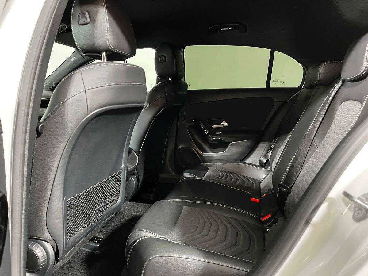 Б/У Мерседес-Бенц А-Класс 2018 года. Фото: #9