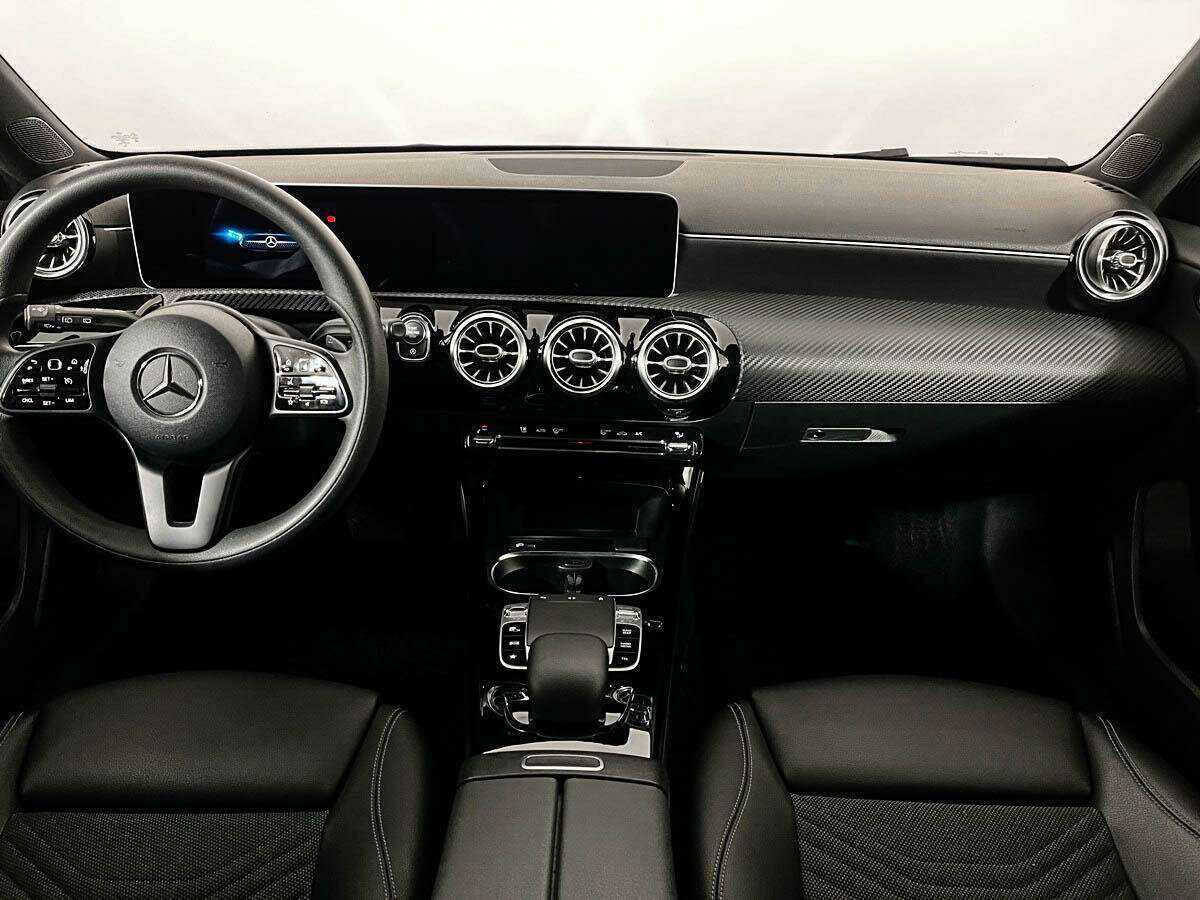 Б/У Мерседес-Бенц А-Класс 2018 года. Фото: #11