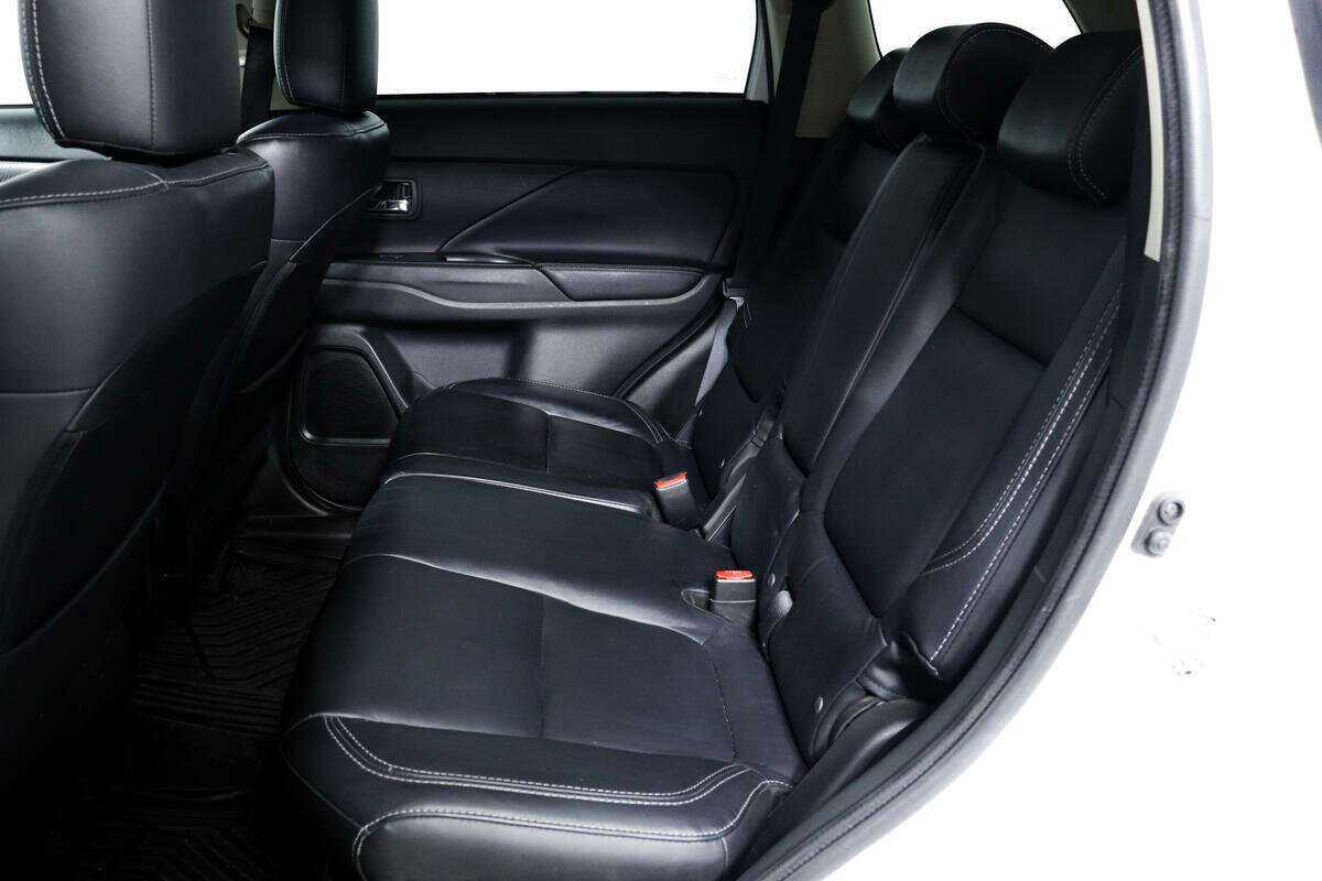 Б/У Митсубиши Оутлэндер 2019 года. Фото: #11