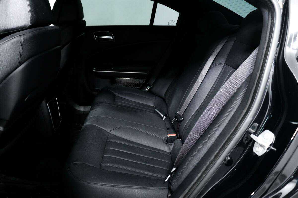 Б/У Додж Чарджер 2019 года. Фото: #11