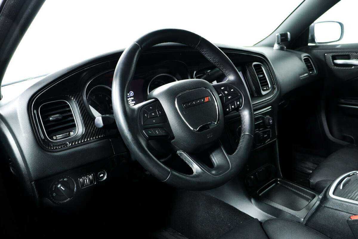 Б/У Додж Чарджер 2019 года. Фото: #12