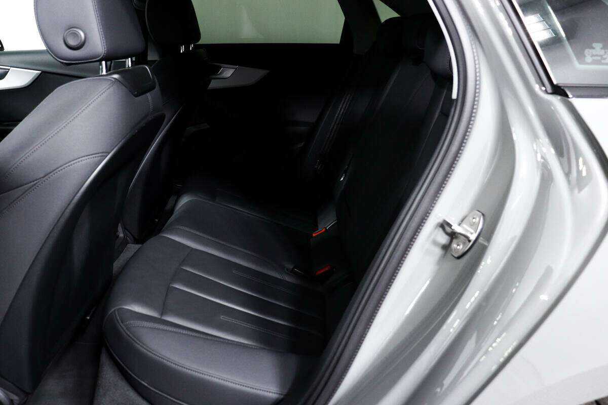 Б/У Ауди А4 2021 года. Фото: #11