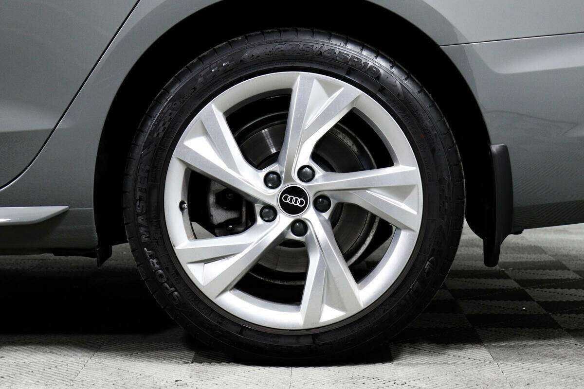 Б/У Ауди А4 2021 года. Фото: #13