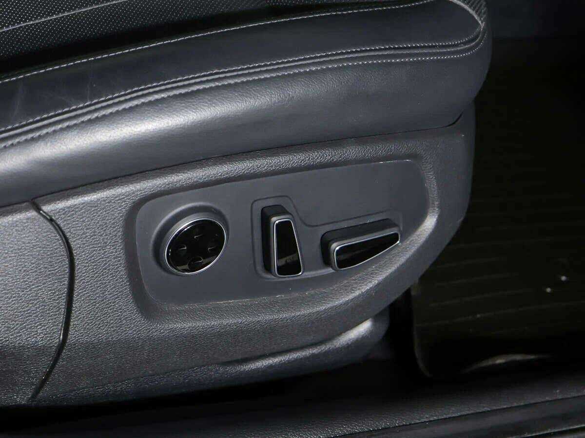 Б/У Хендай Генезис 2014 года. Фото: #18