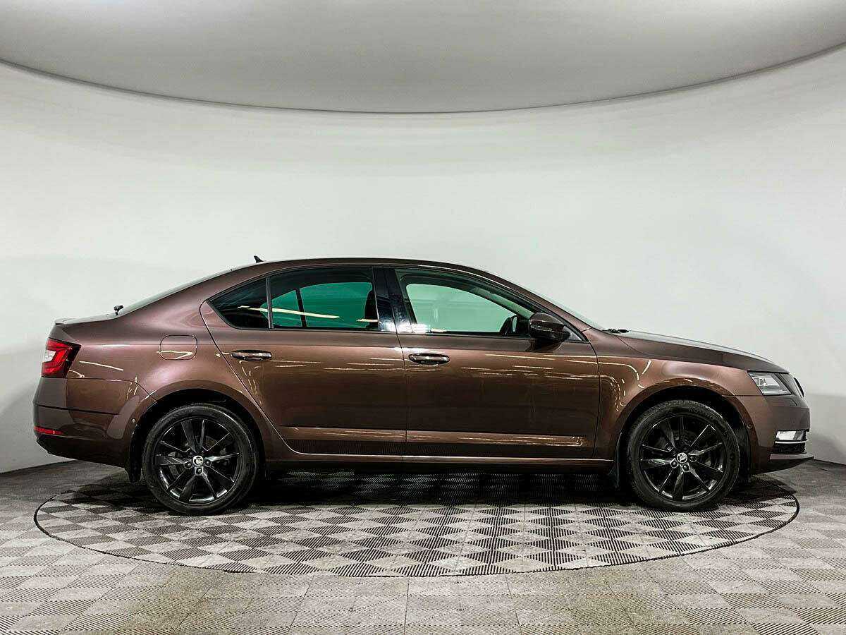 Б/У Шкода Октавия 2018 года. Фото: #3