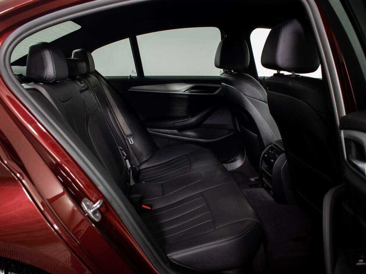 Б/У БМВ 5 серии 2022 года. Фото: #6