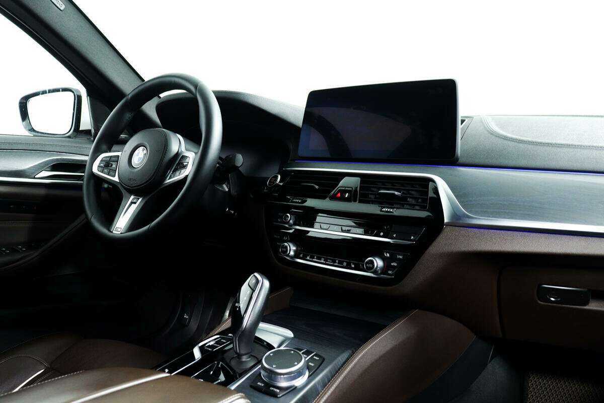 Б/У БМВ 5 серии 2020 года. Фото: #8