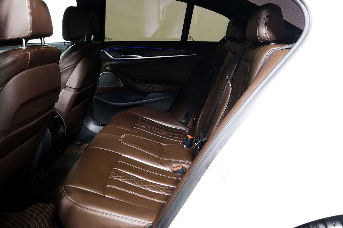 Б/У БМВ 5 серии 2020 года. Фото: #11