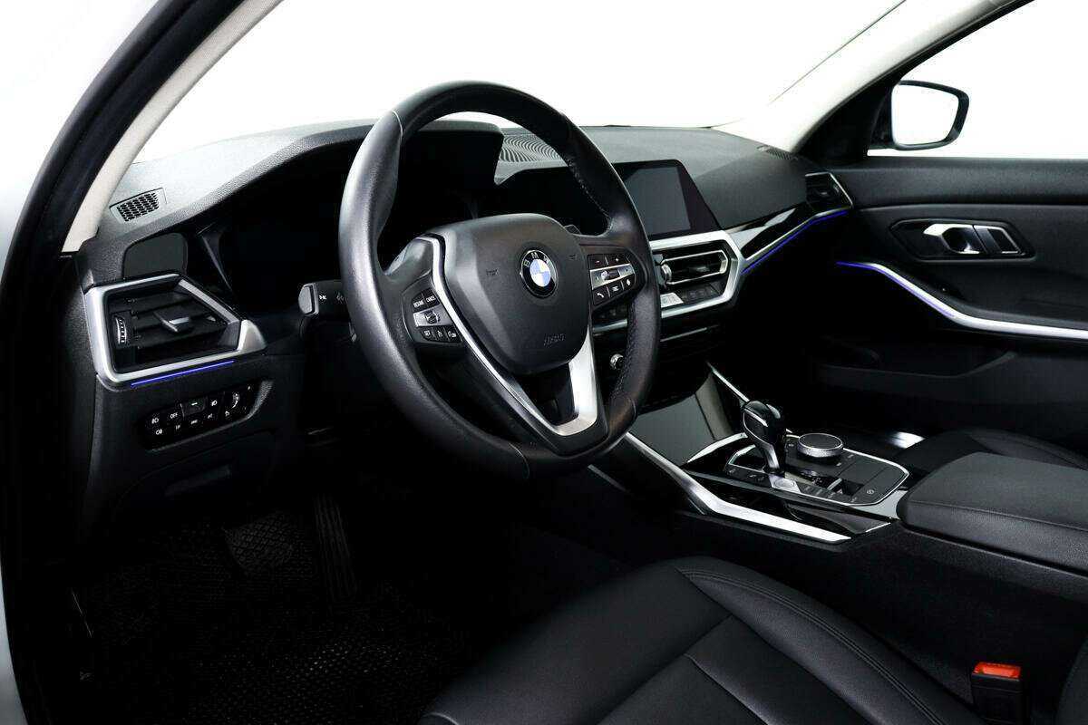 Б/У БМВ 3 серии 2019 года. Фото: #10