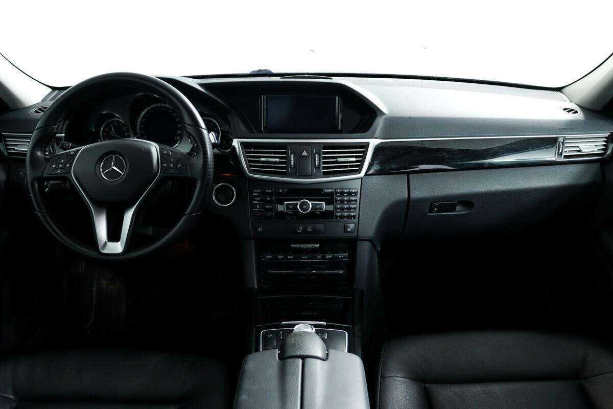 Б/У Мерседес-Бенц Е-Класс 2012 года. Фото: #10