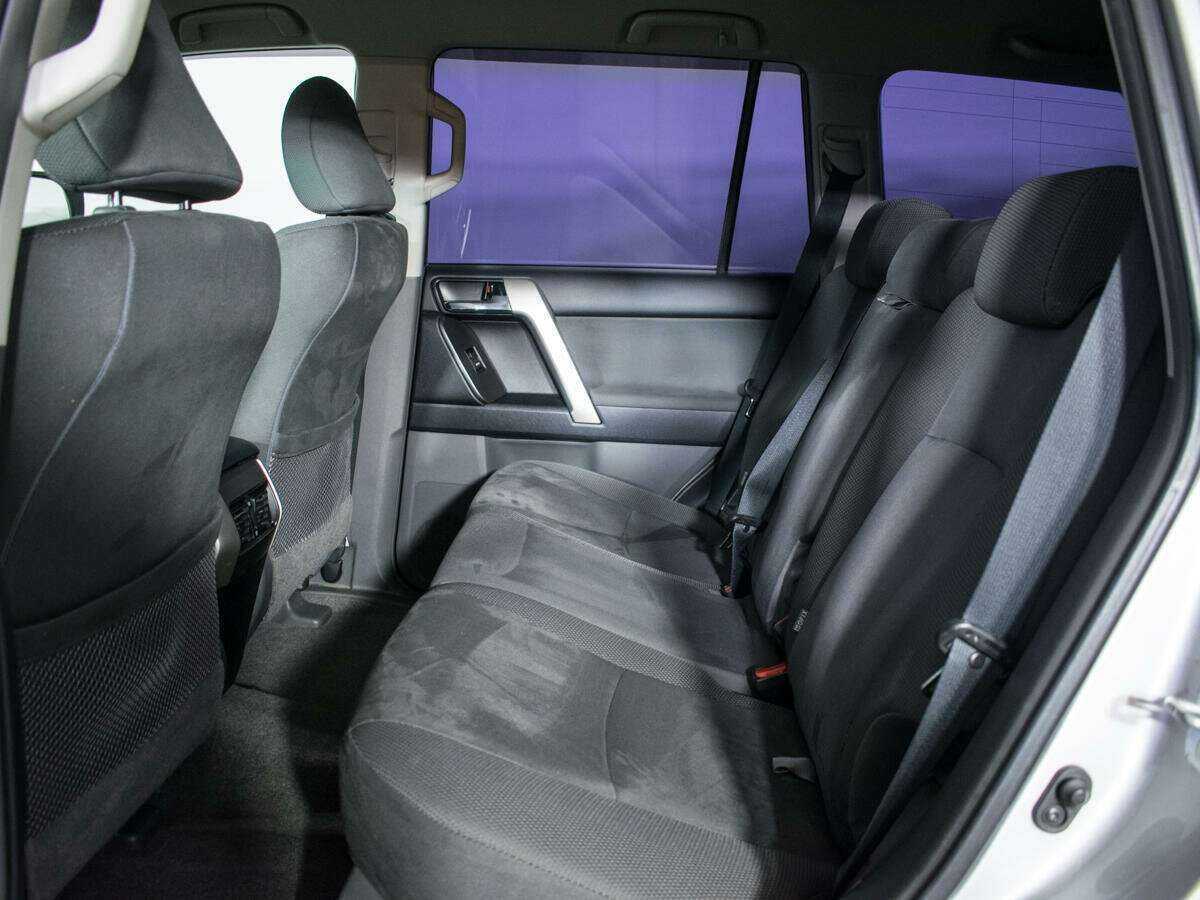 Б/У Тойота Лэнд Крузер Прадо 2011 года. Фото: #9