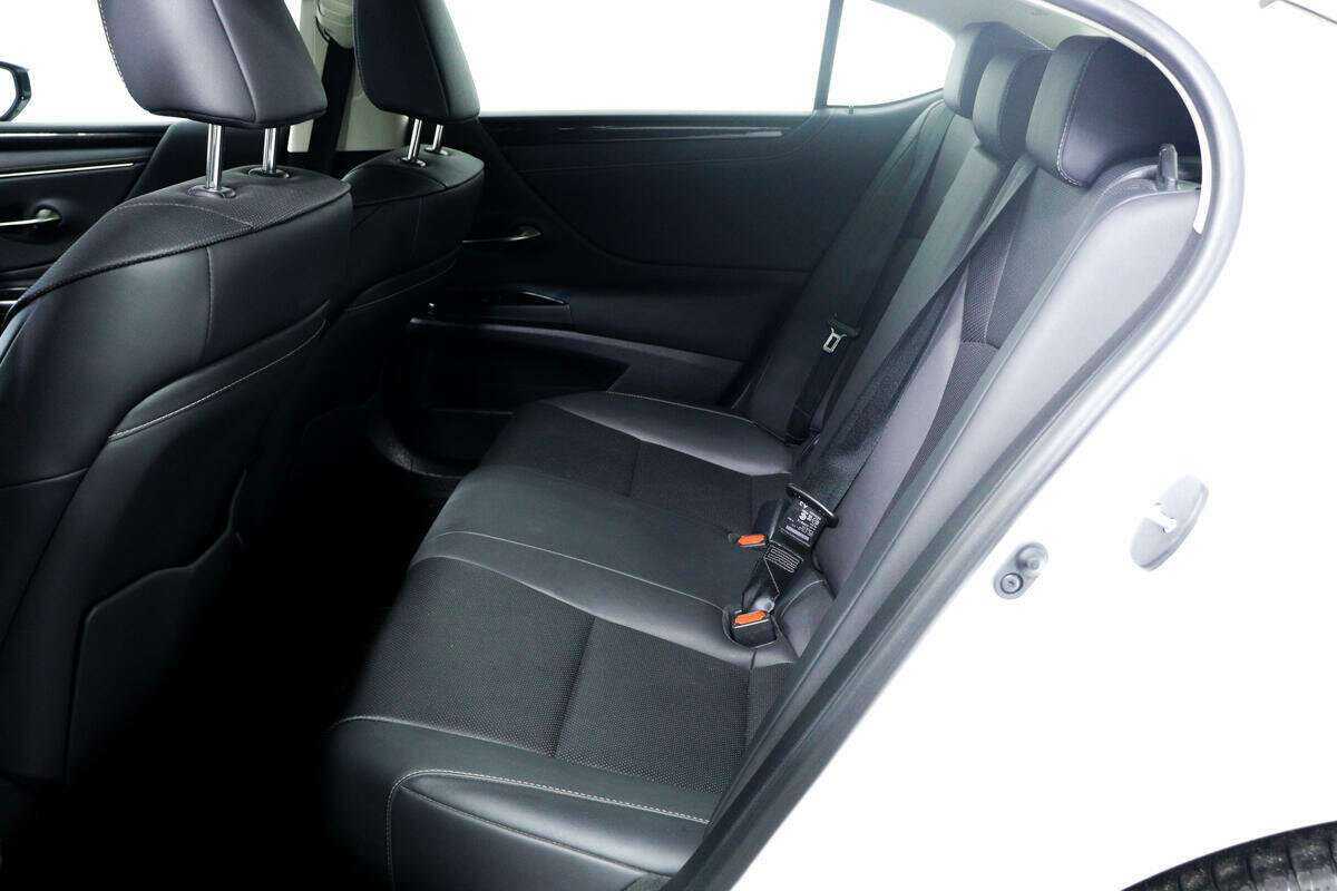 Б/У Лексус ЕС 2021 года. Фото: #11