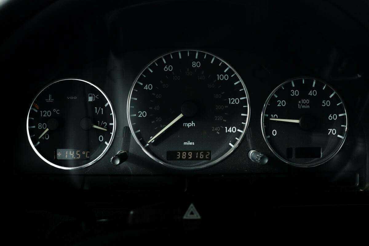 Б/У Мерседес-Бенц М-Класс 2003 года. Фото: #9