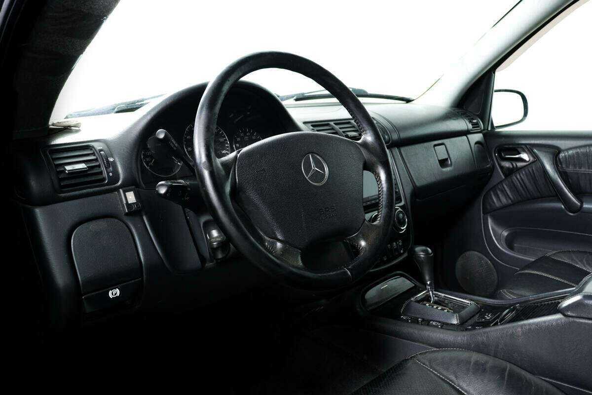 Б/У Мерседес-Бенц М-Класс 2003 года. Фото: #11