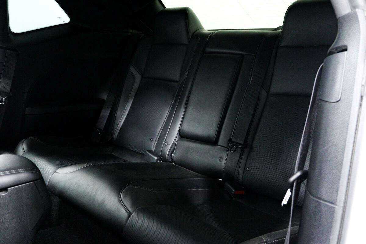 Б/У Додж Челленджер 2020 года. Фото: #10