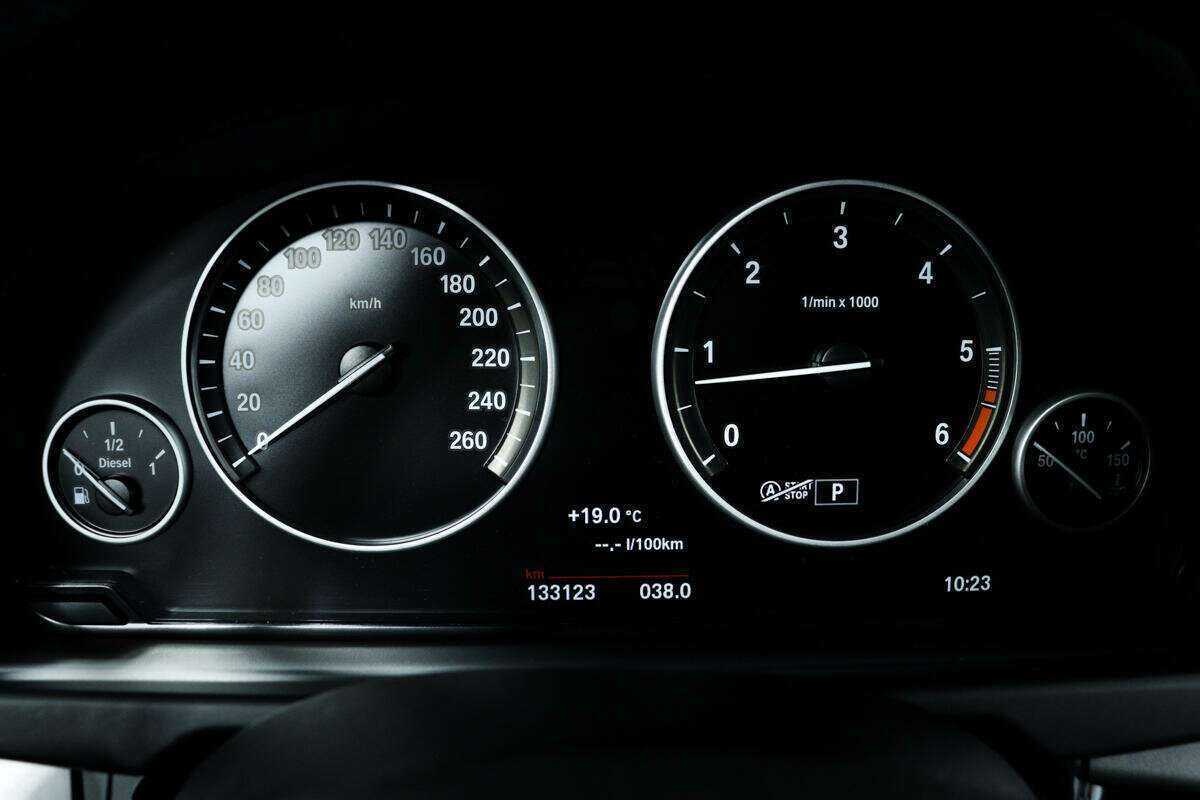 Б/У БМВ Икс5 2015 года. Фото: #9