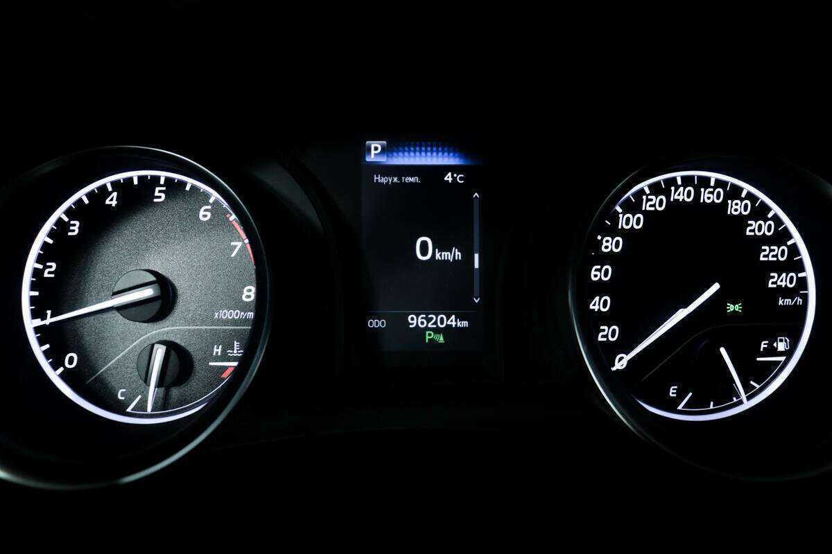 Б/У Тойота Камри 2019 года. Фото: #9