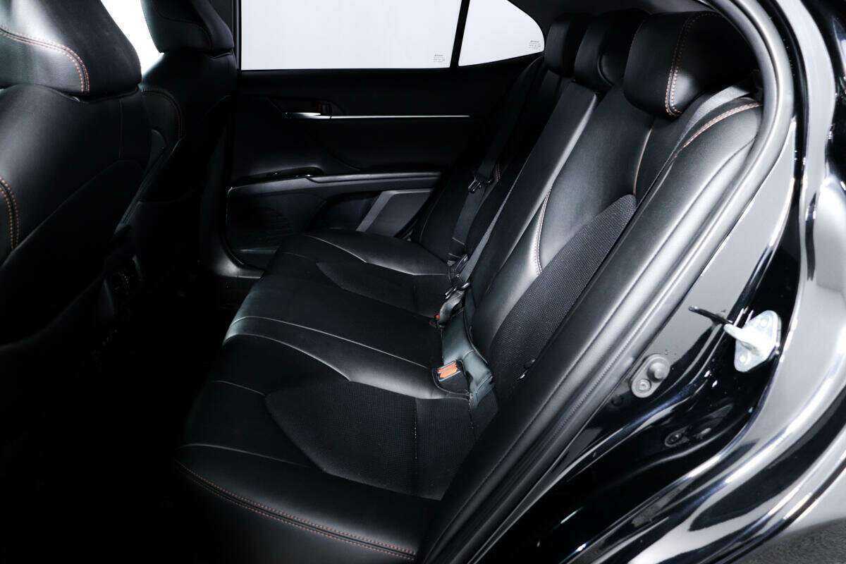 Б/У Тойота Камри 2019 года. Фото: #11