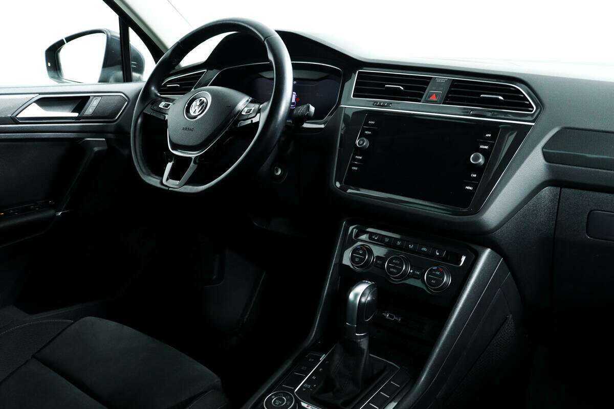 Б/У Фольксваген Тигуан 2018 года. Фото: #8