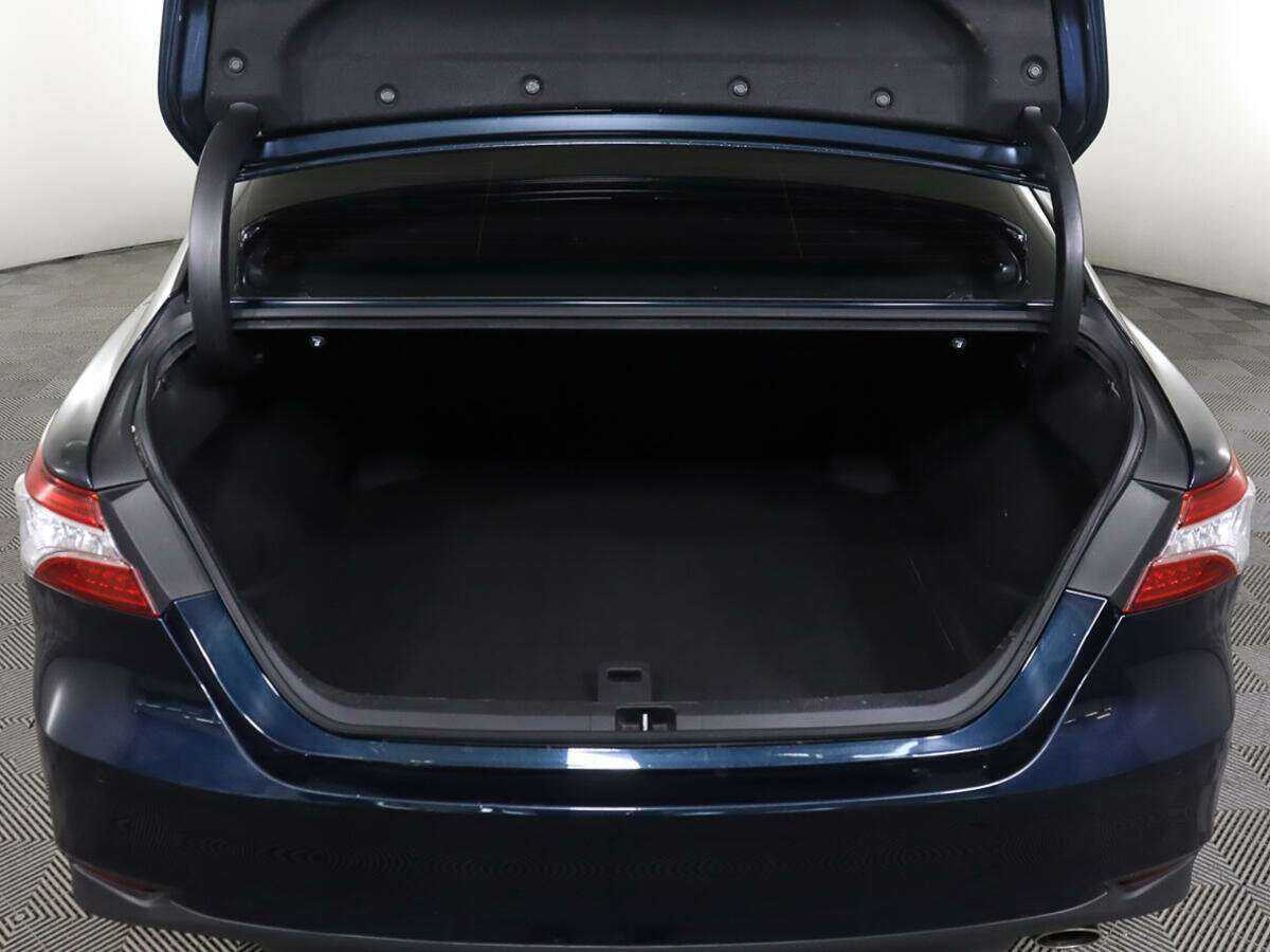 Б/У Тойота Камри 2019 года. Фото: #7