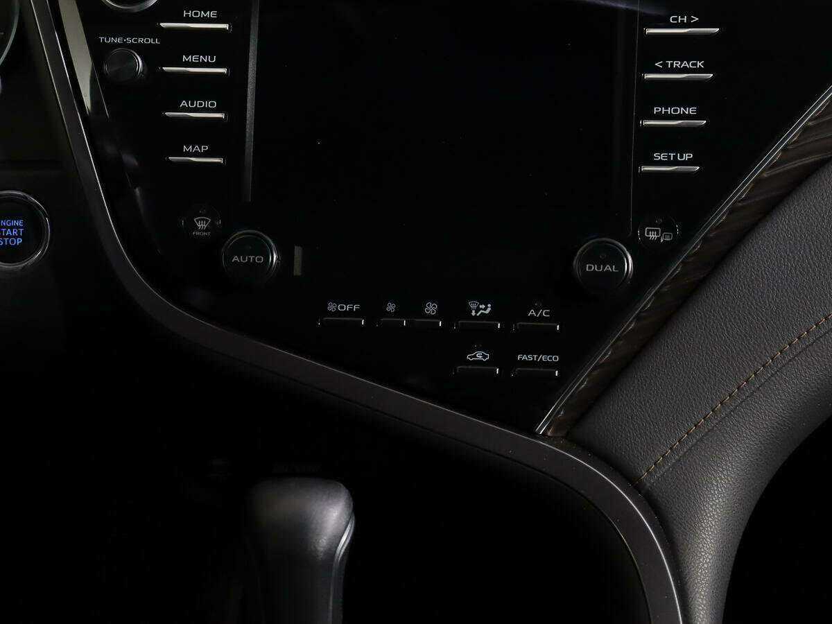 Б/У Тойота Камри 2019 года. Фото: #12