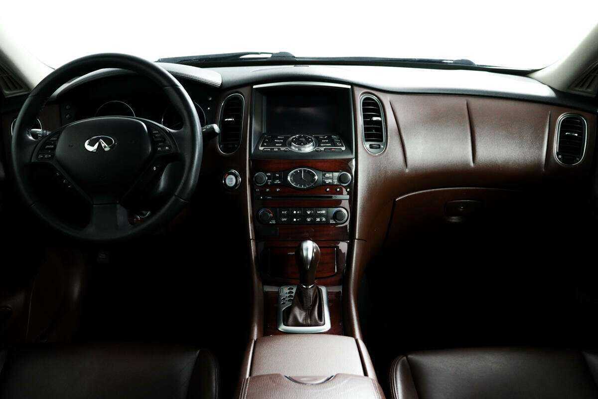 Б/У Инфинити К-Икс50 2014 года. Фото: #10